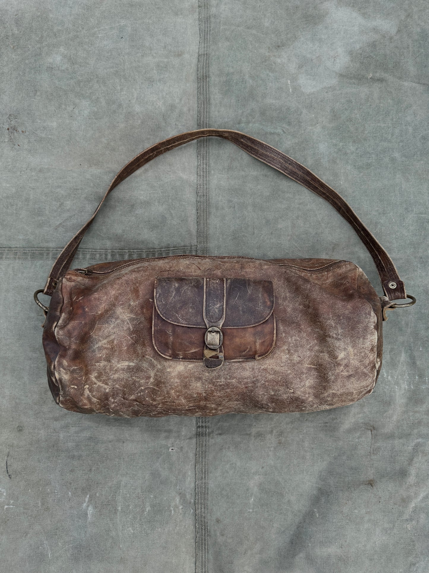 1940s LEATHER DUFFLE BAG